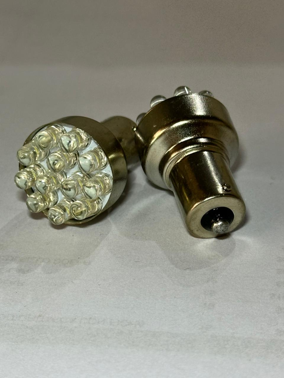 Imagen ilustrativa de UN POLO LED COMÚN FLOR