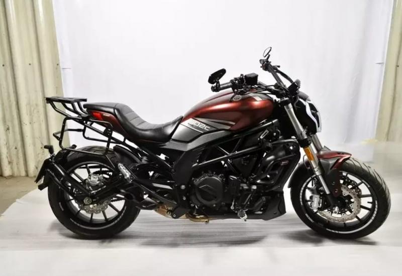 Imagen ilustrativa de PORTA EQUIPAJE TRASERO PBI BENELLI 502 C 2021 PINT.